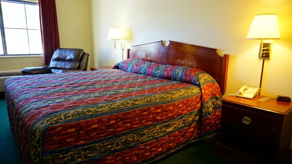 Wesley Inn Wichita Phòng bức ảnh