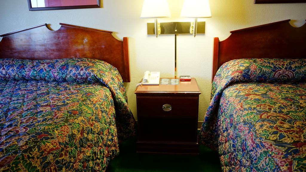 Wesley Inn Wichita Phòng bức ảnh