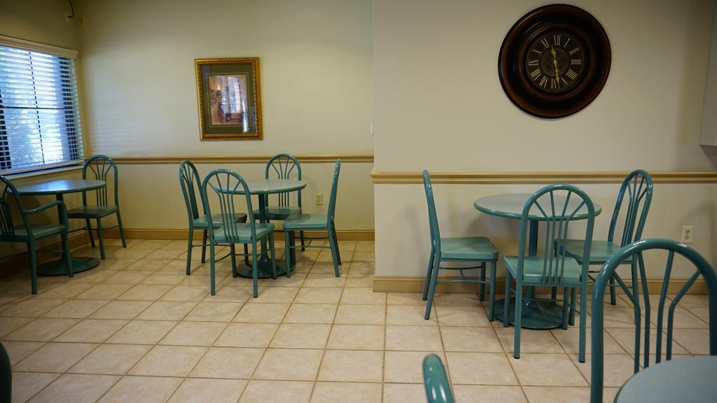 Wesley Inn Wichita Ngoại thất bức ảnh
