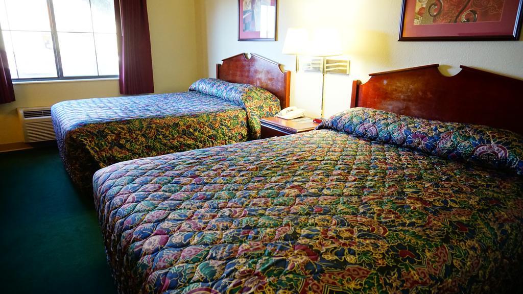 Wesley Inn Wichita Ngoại thất bức ảnh